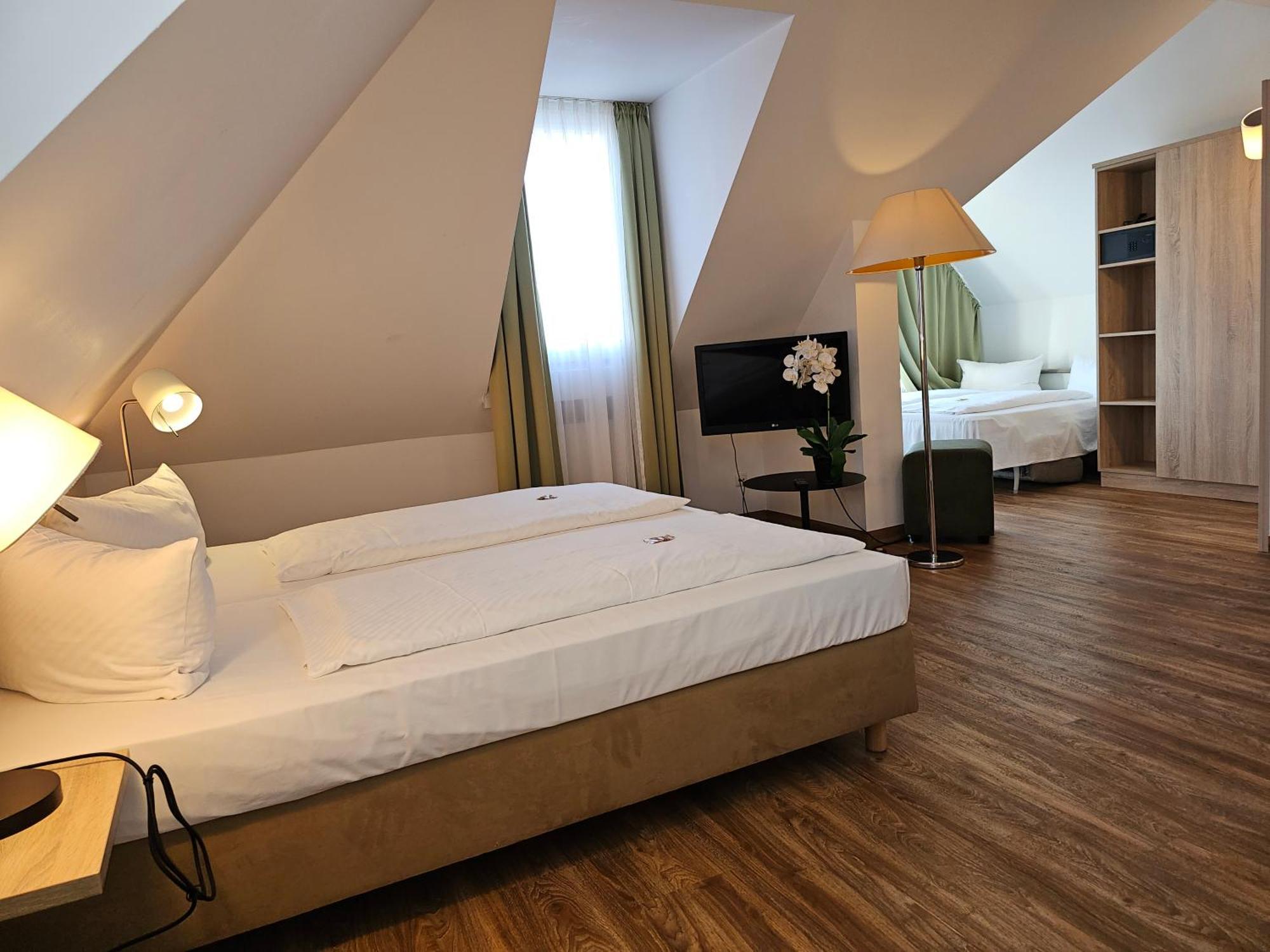 Hotel Alpha Nuremberg Ngoại thất bức ảnh