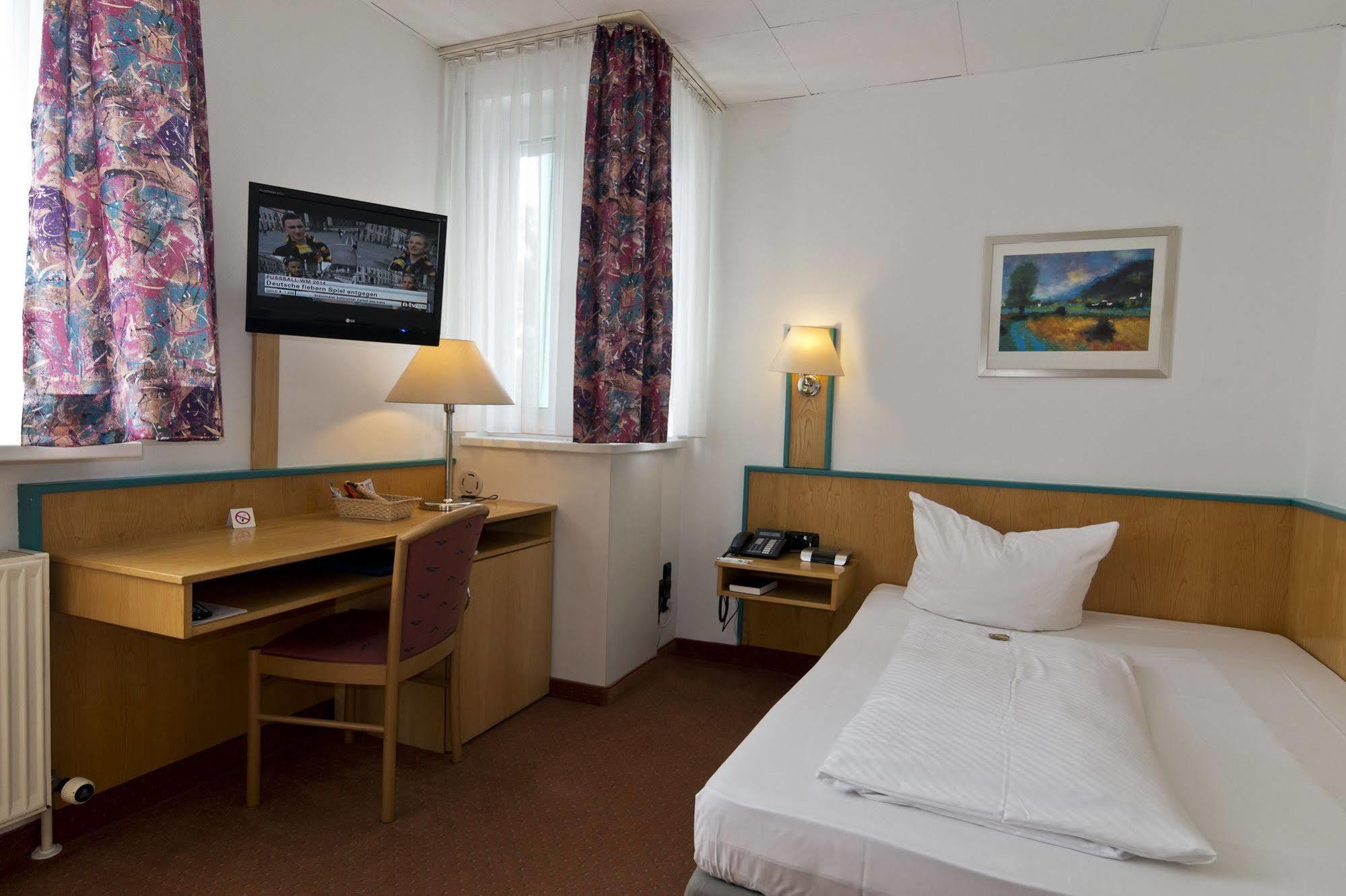 Hotel Alpha Nuremberg Ngoại thất bức ảnh