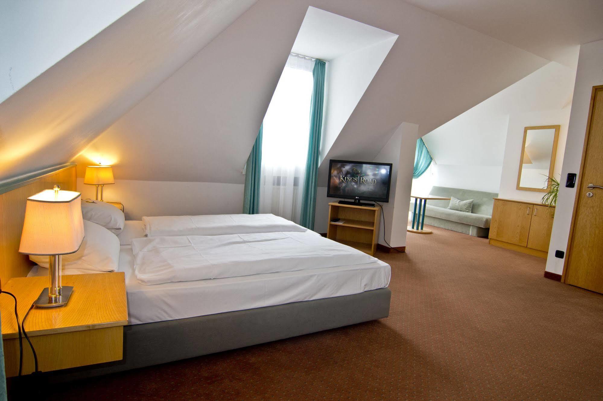 Hotel Alpha Nuremberg Ngoại thất bức ảnh